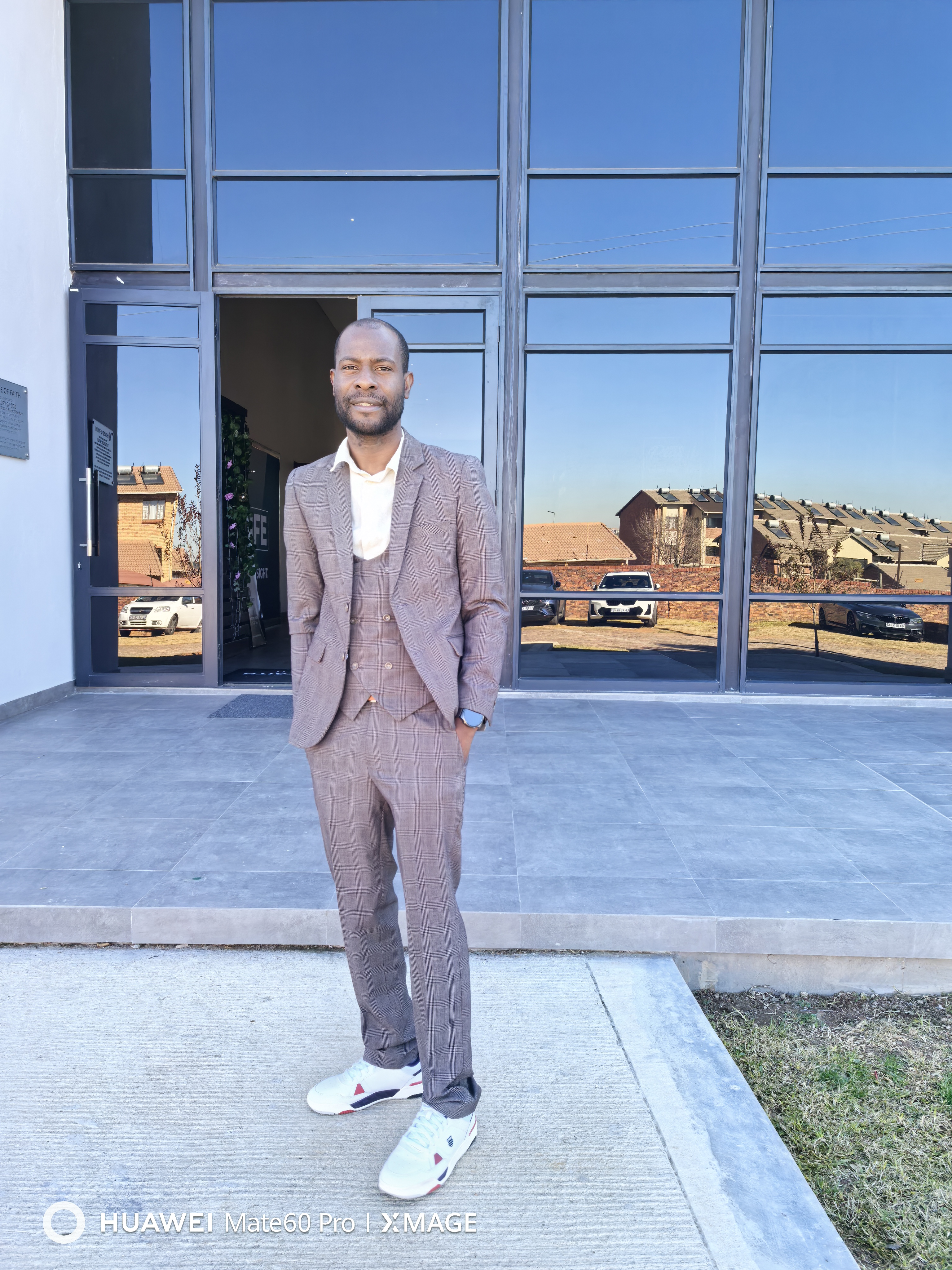 Fhatuwani Netshifhefhe